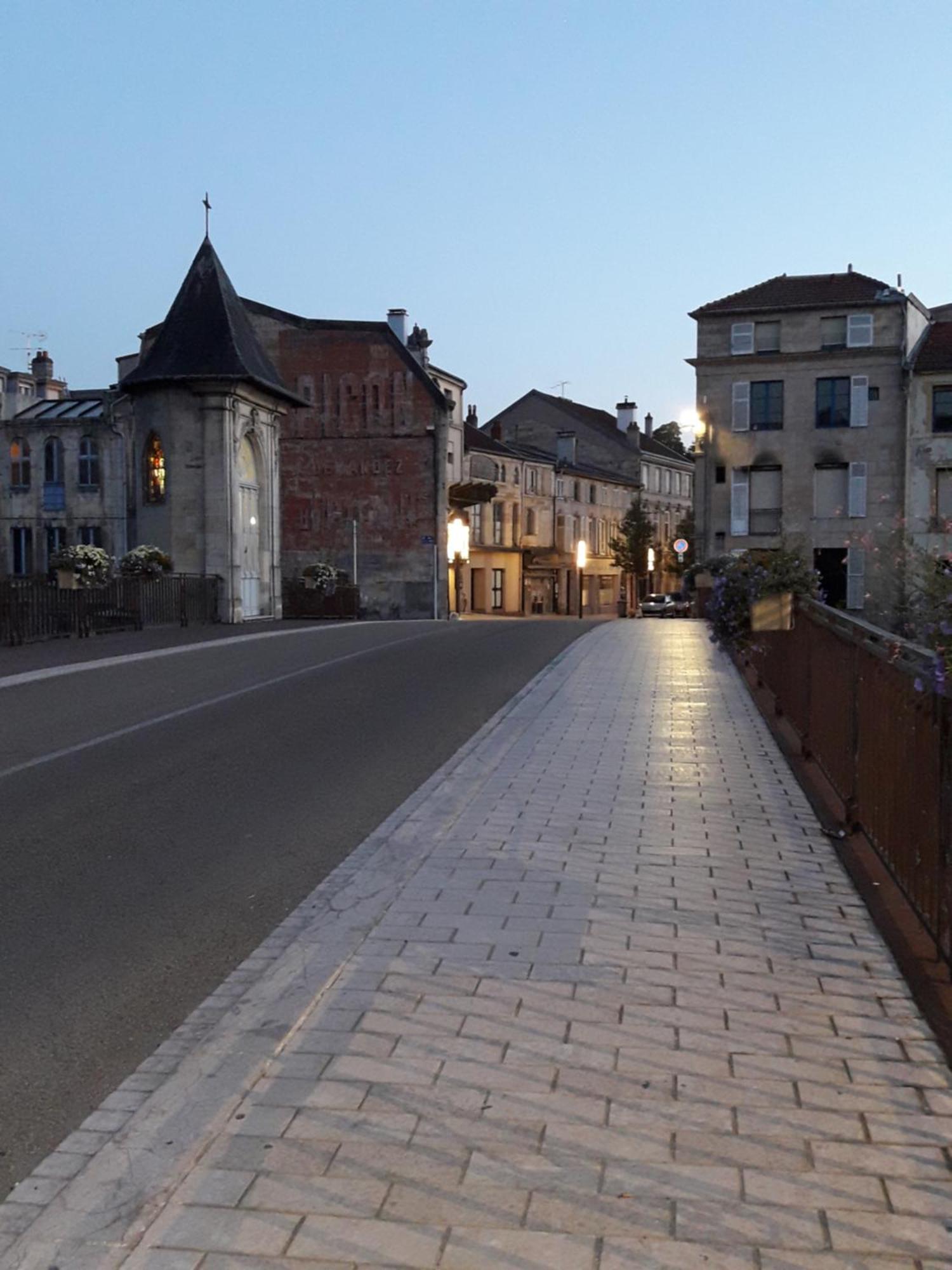 Le Numero 5 Bar-le-Duc Luaran gambar